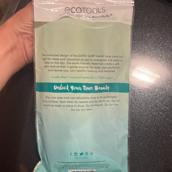 ⭐️🌴New Sleep Mask - Picture 3 of 3